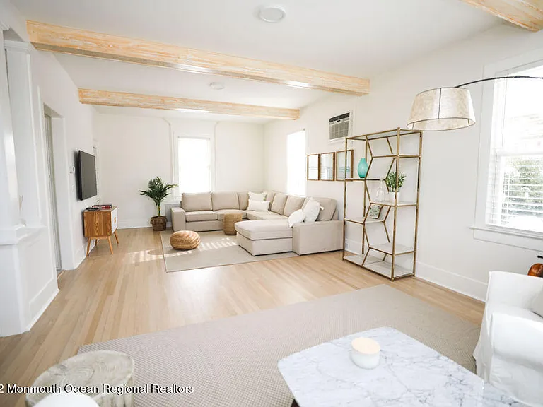 487 West St — Photo 3