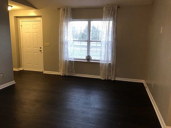 3rd image of 617 Morris Dr