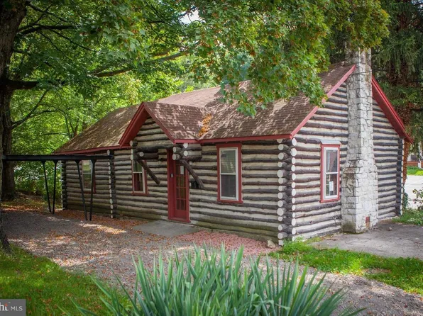 273 S Green St, Berkeley Springs, WV 25411