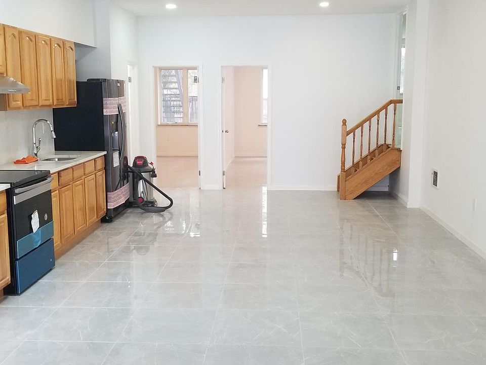 1st image of 8616 25th Ave Floor 1