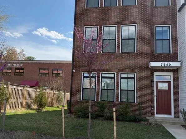 7449 Rocky Creek Ter, Annandale, VA 22003