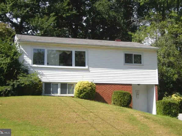 1904 York Dr, Woodbridge, VA 22191