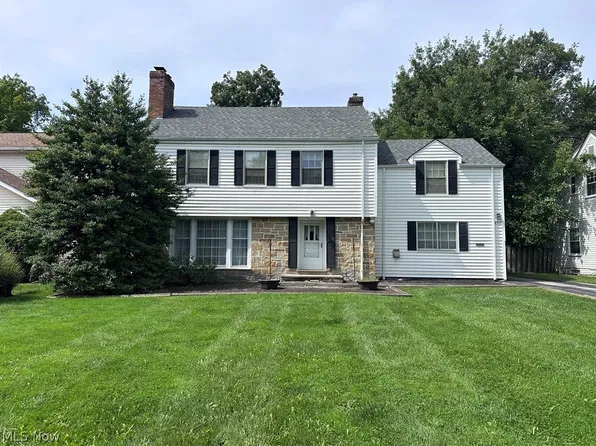 2332 S Belvoir Blvd, University Heights, OH 44118