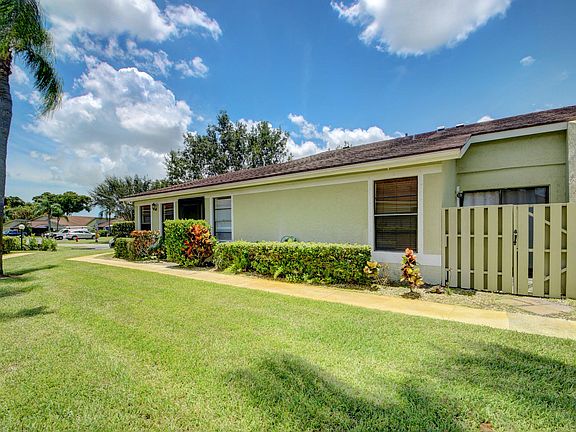 2nd image of 4279 Willow Brook Circle