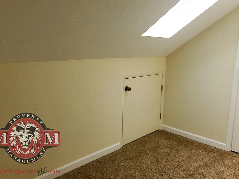 975 E Essex Court Way #4 — Photo 16