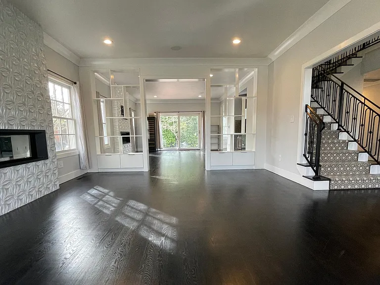 1350 Harker Ave — Photo 3