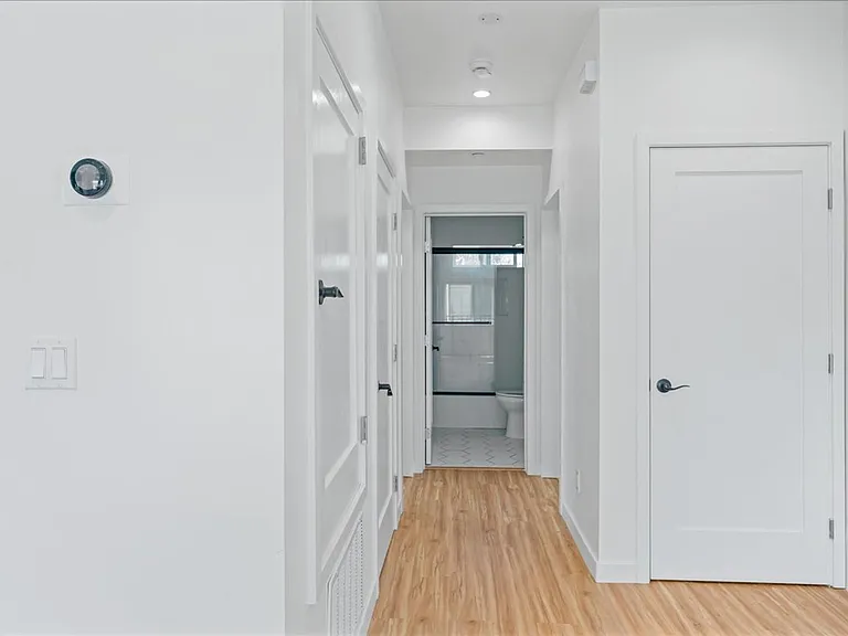 4019 W Mont Clair St — Photo 5