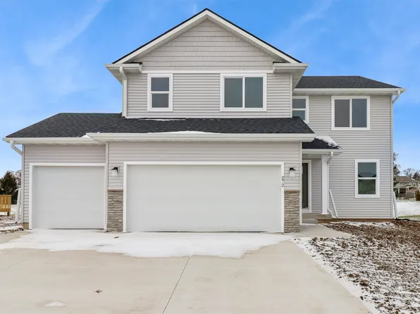 272 NE Wildflower Dr, Pleasant Hill, IA 50327