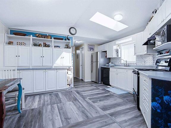 4th image of 38550 Range Road 25a #148