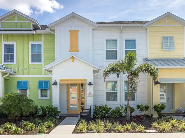 2923 Castaway Ln, Kissimmee, FL 34747