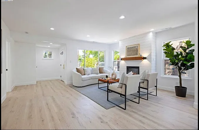 2221 Jefferson Ave — Photo 3