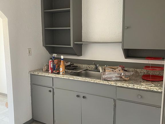 3rd image of 13008 Sarahs Ln #B