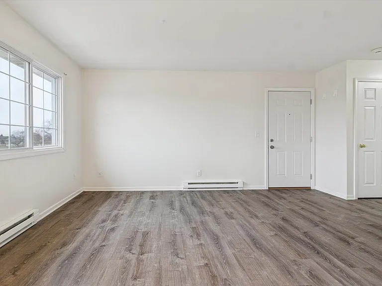 600 S East St #104 — Photo 2