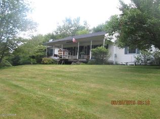 298 Pine Grove Rd, Newfoundland, PA 18445