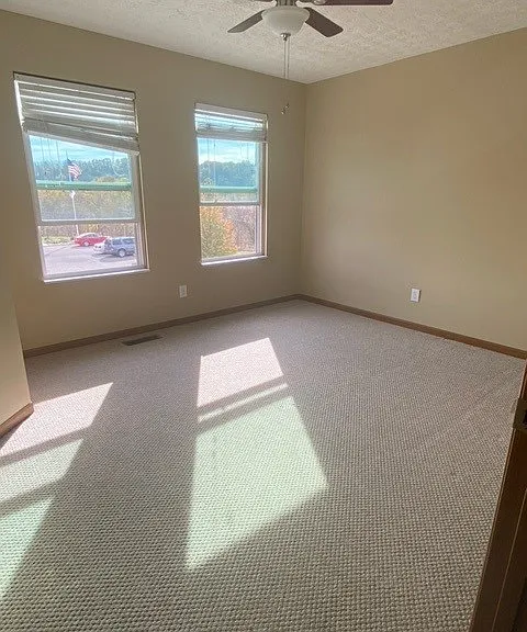 517 Wheeling Ave — Photo 6