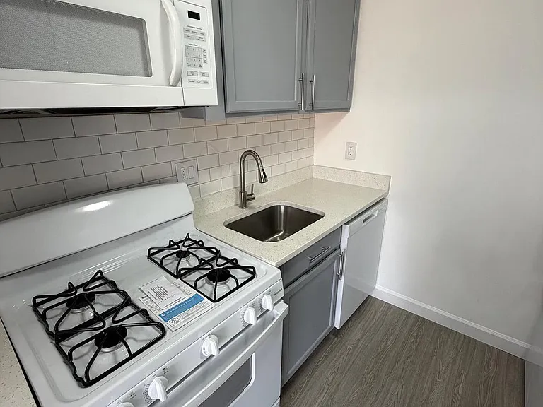 7608 Savannah St #203 — Photo 6