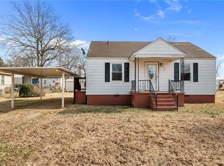 312 Pickett Cir, Liberty, NC 27298