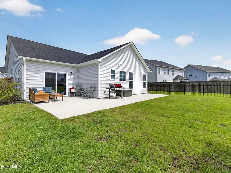 2024 Blue Spruce Dr — Photo 24