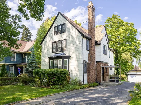 216 Seneca Pkwy, Rochester, NY 14613