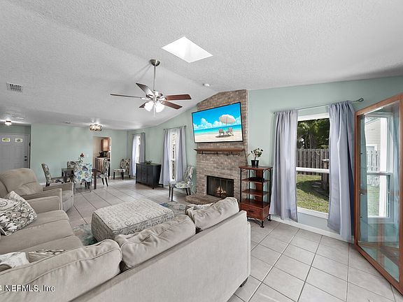 5th image of 2456 HAMPTON FALLS Drive W