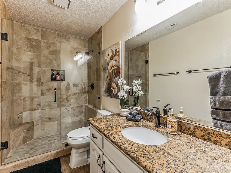 821 Cornell Ln — Photo 8