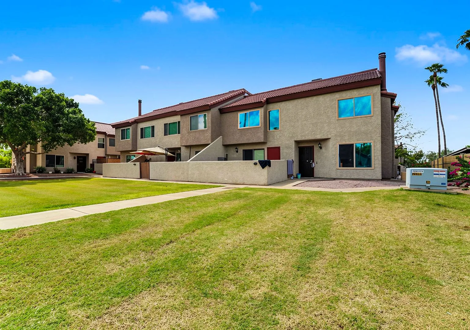 Spacious Mesa Townhome with Updated Kitchen & Utilities Included! — Photo 4