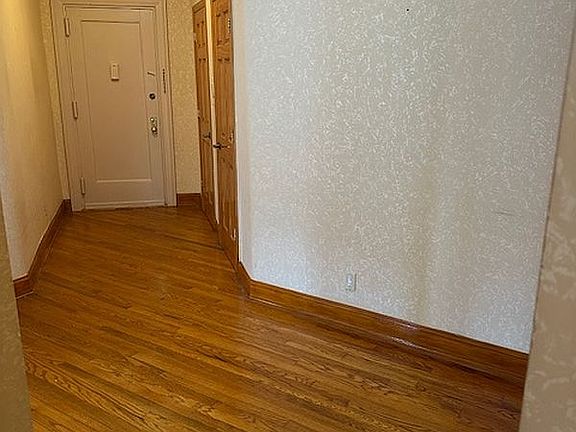 2nd image of 2425 Kings Hwy APT E10