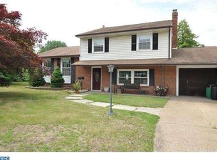 321 Magnolia Ln, Delanco, NJ 08075
