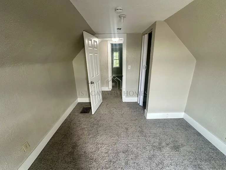 555 Lumiere St — Photo 11