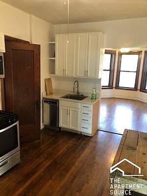 3rd image of 1001 N Richmond St #2N