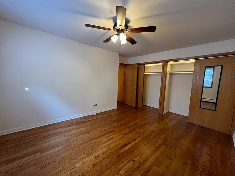 417 W Roscoe St — Photo 27