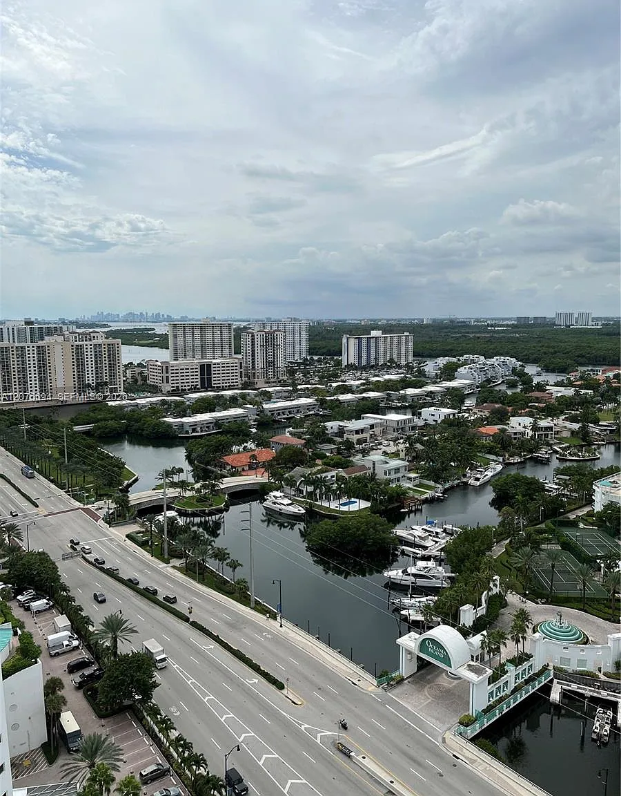 Oceania Iii Condo — Photo 2