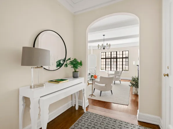 125 East 74th Street image 4 of 9