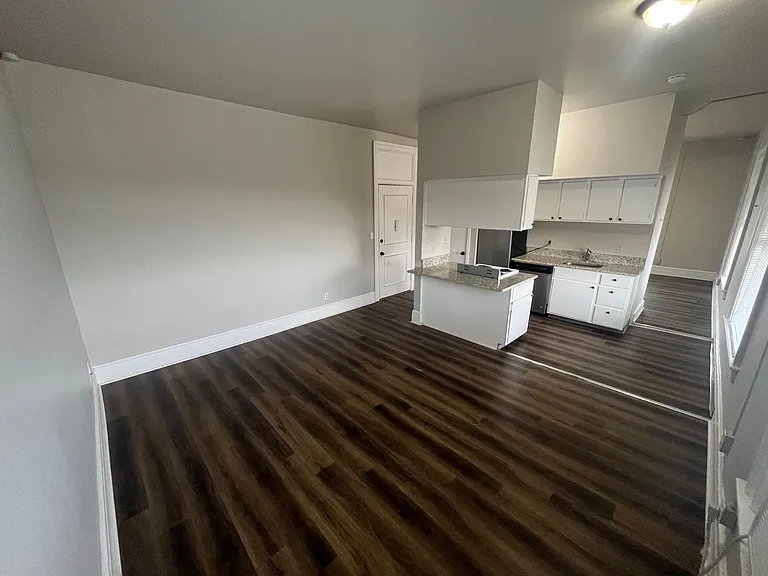 101 S Victory St #304 — Photo 7