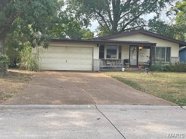1st image of 2250 Gadbury Dr
