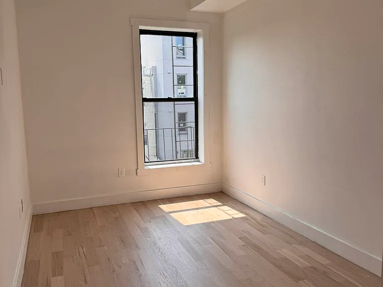 1214 Jefferson Ave #3 — Photo 6