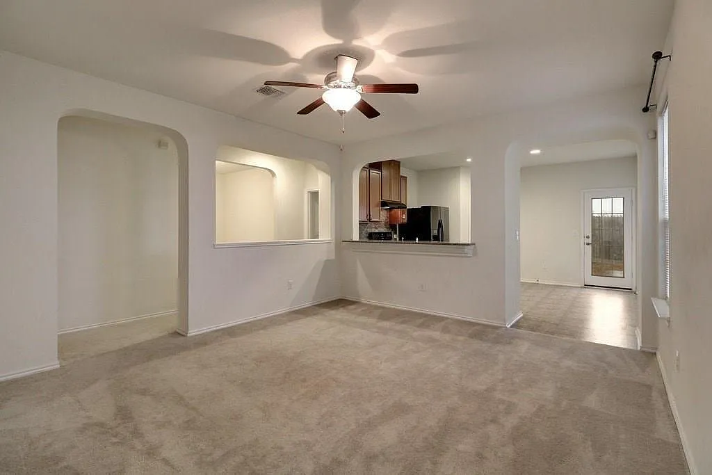 3 bed, 2.0 bath, 1342 sqft, $1,950 — Photo 2