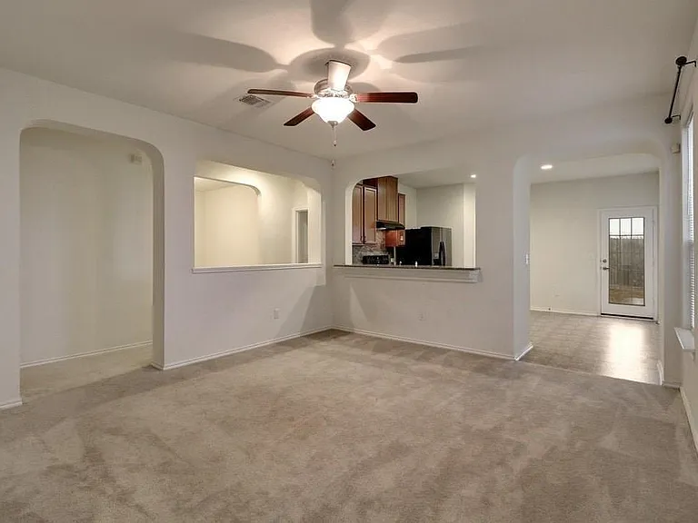 11208 Kildoon Dr — Photo 2