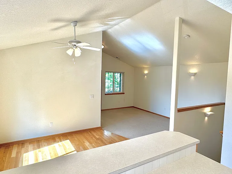 8702 NE Glisan St — Photo 7