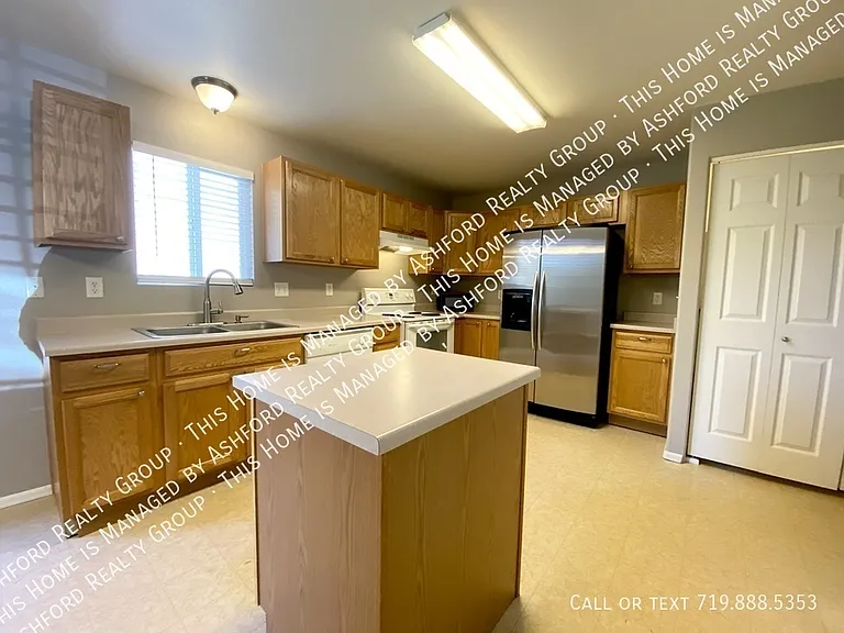 464 Ellers Grv — Photo 20