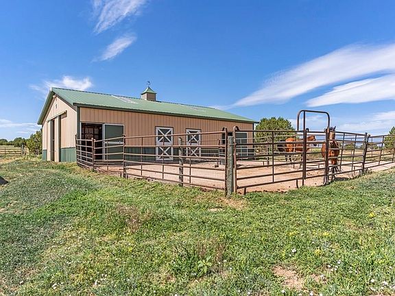 4th image of 8220 Mule Deer Dr