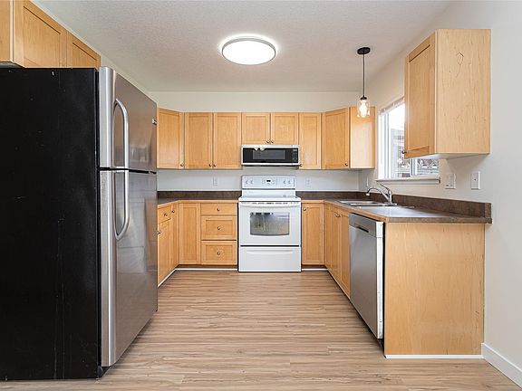 5th image of 6178 Somenos Rd