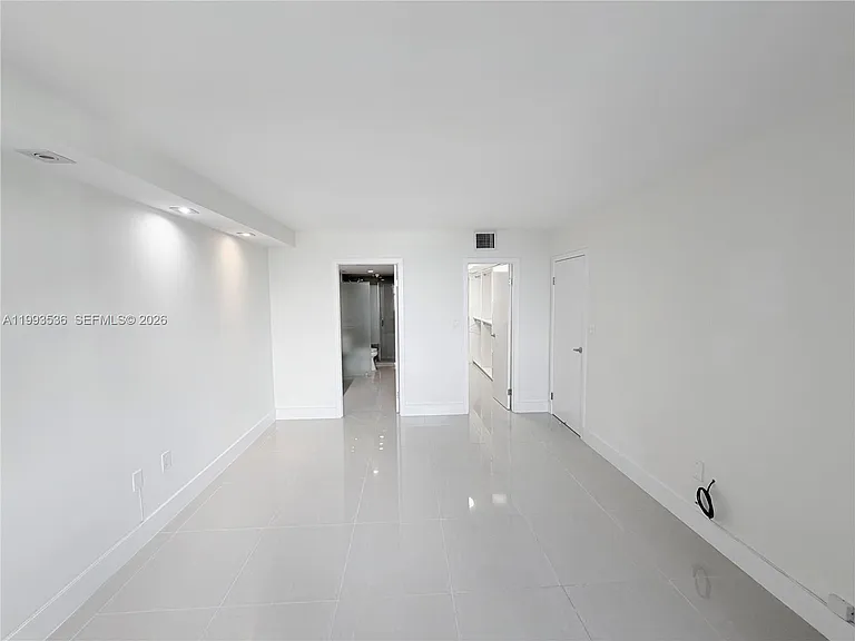 2333 Brickell Ave #1407 — Photo 10