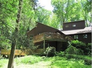 273 Green Hill Rd, Telford, PA 18969