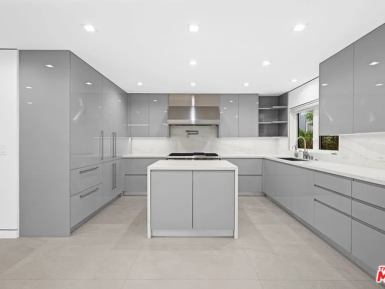 1211 S Sherbourne Dr #2 — Photo 4