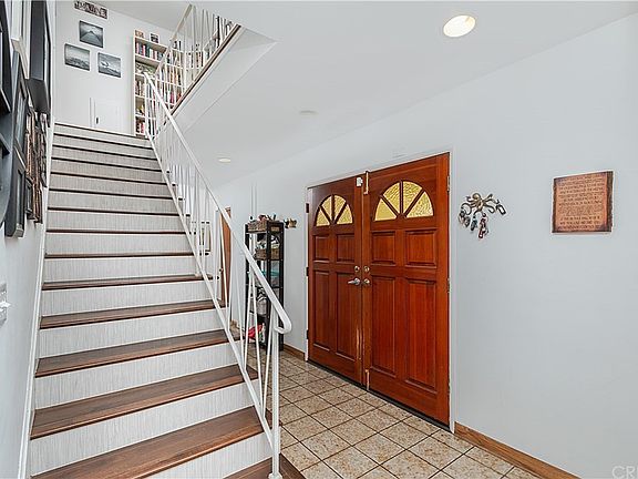 4th image of 9235 Valjean Ave