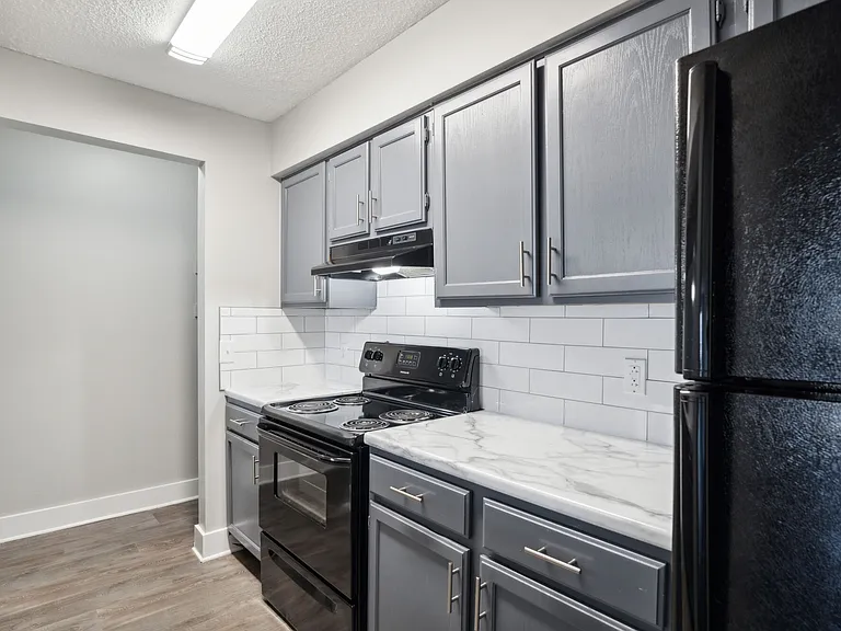Piccadilly Apartments — Photo 33