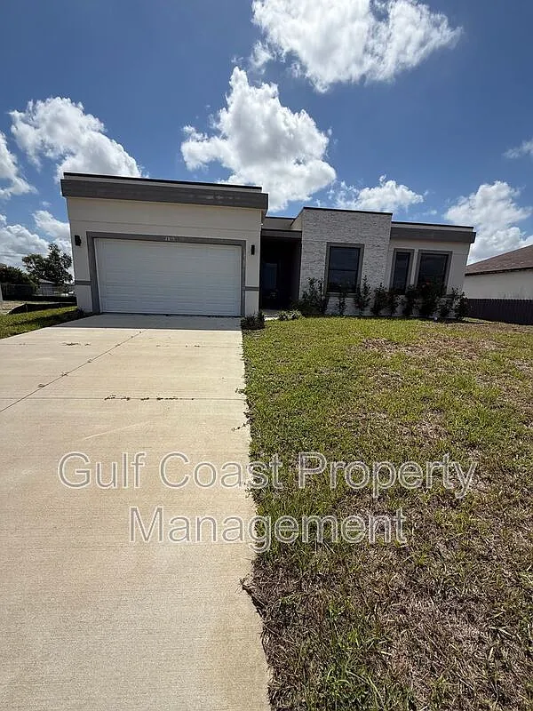 3 bed, 2.0 bath, $1,700 — Photo 1