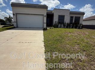 2015 NE 8th Pl, Cape Coral, FL 33909