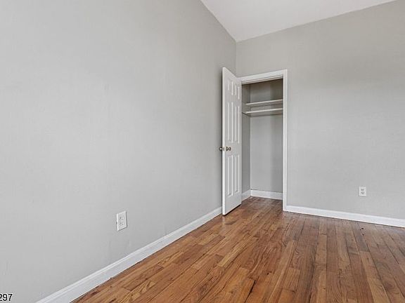 3rd image of 839 S 19th St #11